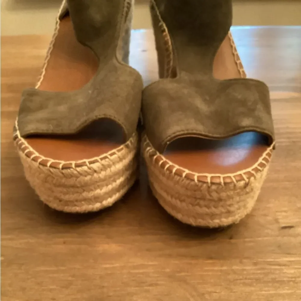 FRANCO SARTO SIZE 9M OLIVE GREEN TREASURE 2 ESPADRILLE WEDGE SANDAL